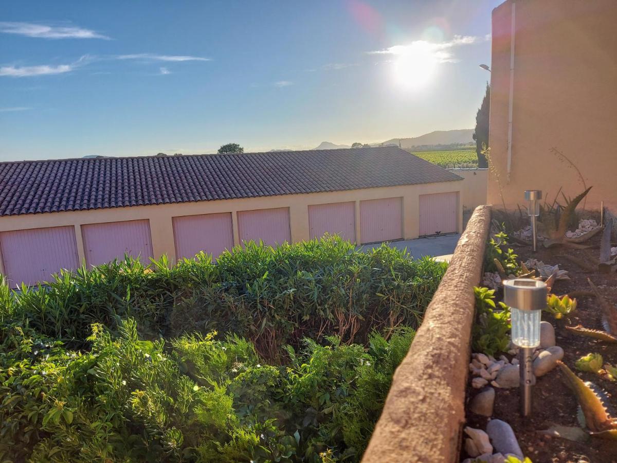 Coquet Studio Avec Belle Terrasse Apartamento La Londe-les-Maures Exterior foto