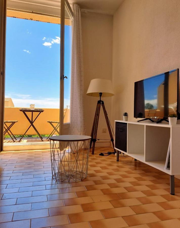 Coquet Studio Avec Belle Terrasse Apartamento La Londe-les-Maures Exterior foto