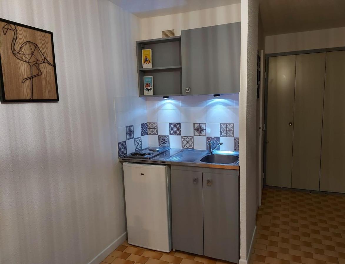 Coquet Studio Avec Belle Terrasse Apartamento La Londe-les-Maures Exterior foto