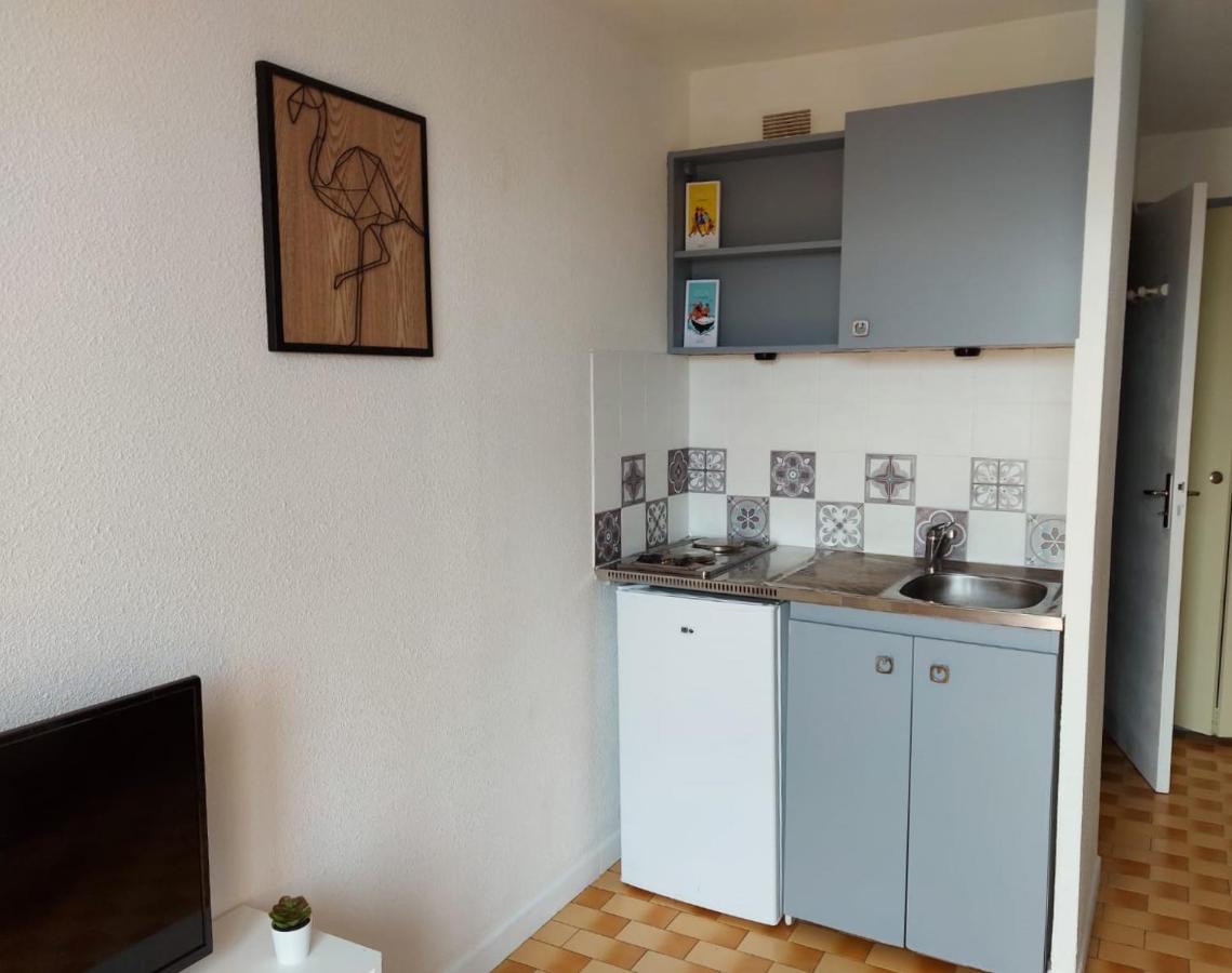 Coquet Studio Avec Belle Terrasse Apartamento La Londe-les-Maures Exterior foto